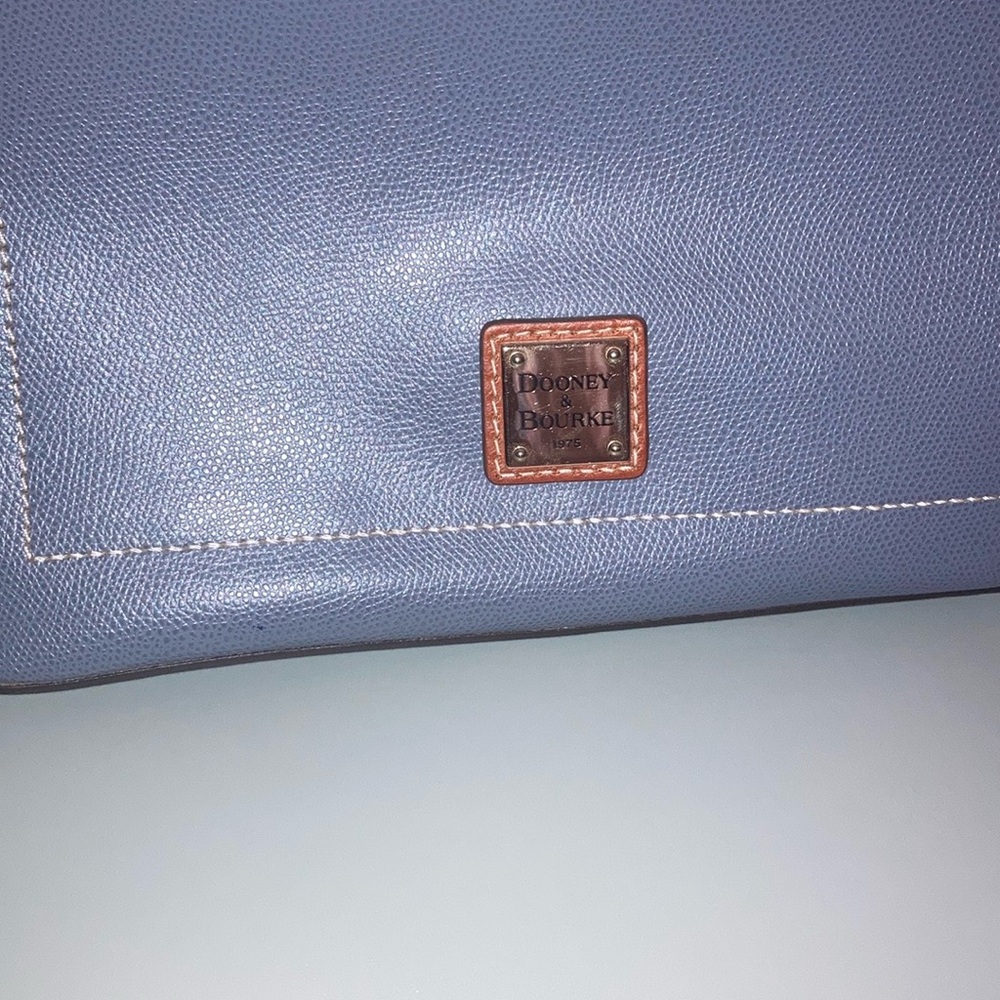 Elegant Blue and Brown Handbag - Picture 2 of 6
